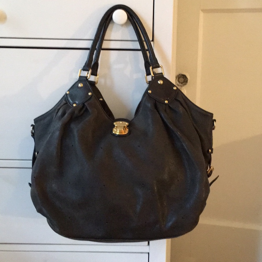 Louis Vuitton  purse. . Beautifully crafted.